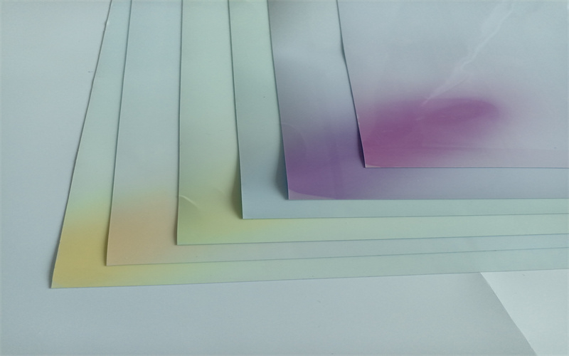 刻字膜生产厂家：经研究光变硅胶刻字膜不止限于三种颜色啦！